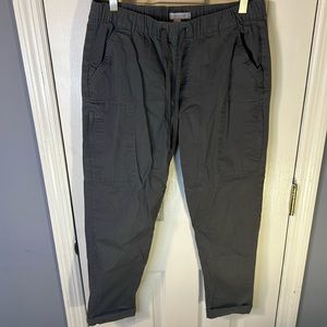 Ocean + Coast pull on cargo pants dark gray cuff bottoms size 6 EUC